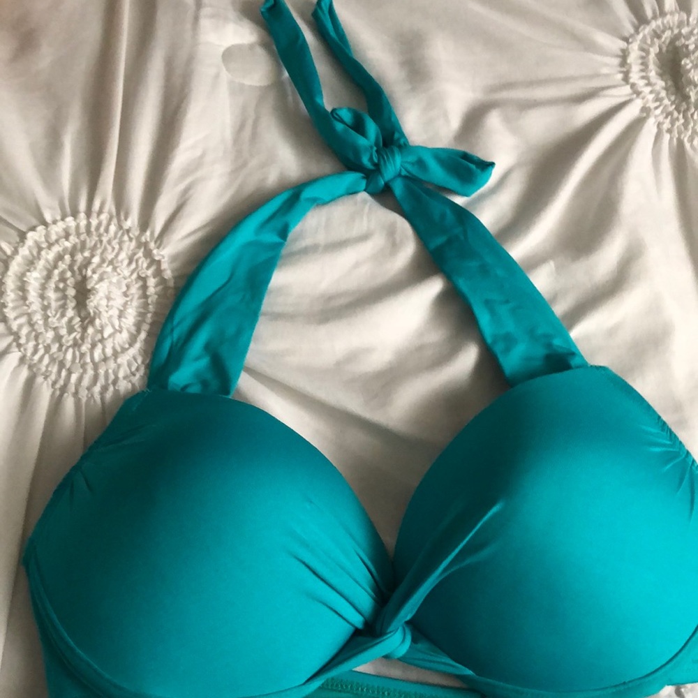aqua biki top